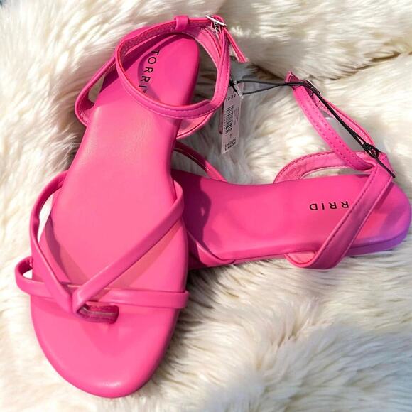 Torrid 7WW Wide Width Sexy Hot Pink Ankle Strappy Open Toe‎ Flats Sandals New - Picture 1 of 3
